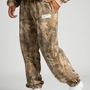 Comfrt High Sierra Camo Sweatpants Large NEW